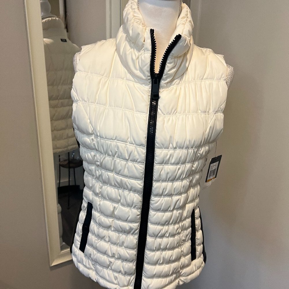 NWT Marc New York White with Black Faux leather paneled Zip Vest, Size Small